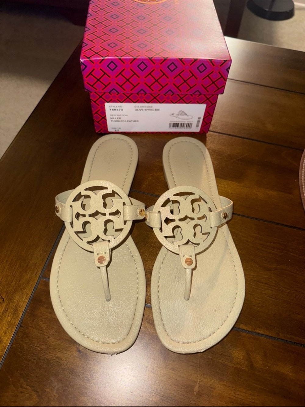 Tory Burch Miller sandals in Tumbled leather olive spring size 9.5